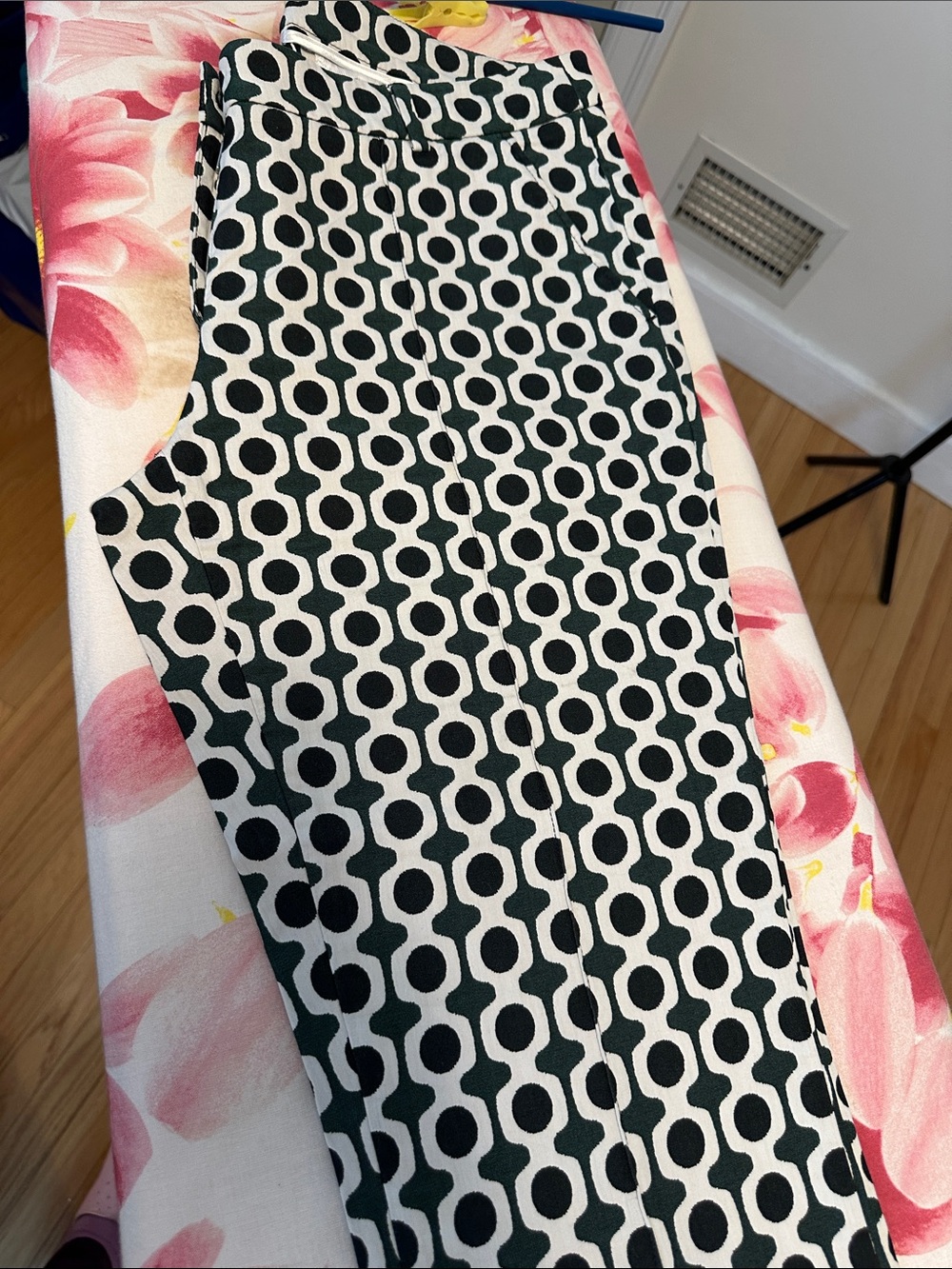 Black & White Geometric Print Straight Pants